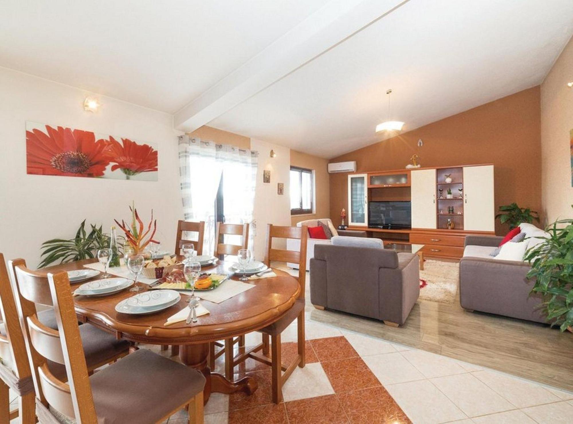 Mediterranean Stylish Villa With Pool In Kastel Stari Kastela Dış mekan fotoğraf